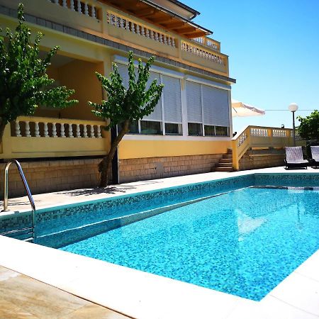 Apartments With A Swimming Pool Banjol, Rab - 11382 מראה חיצוני תמונה