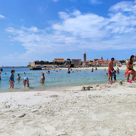 Apartments With A Swimming Pool Banjol, Rab - 11382 מראה חיצוני תמונה