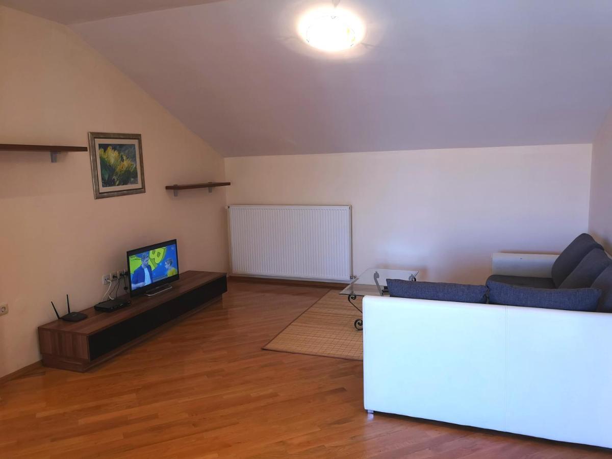 Apartments With A Swimming Pool Banjol, Rab - 11382 מראה חיצוני תמונה