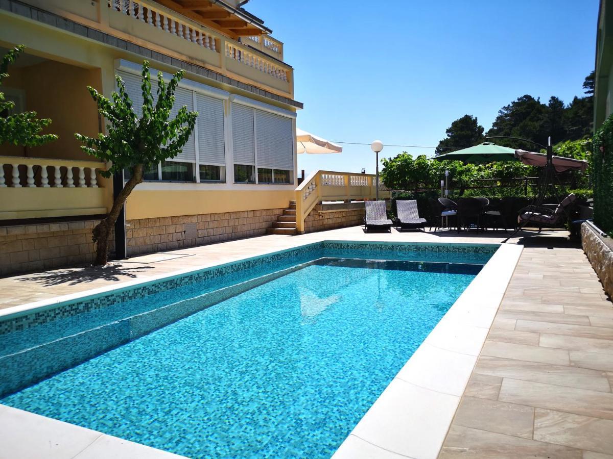 Apartments With A Swimming Pool Banjol, Rab - 11382 מראה חיצוני תמונה