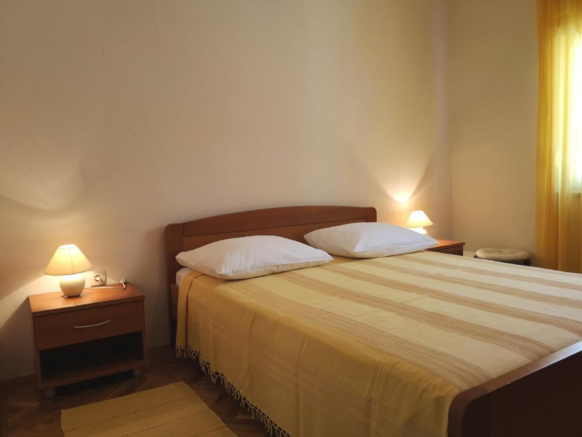Apartments With A Swimming Pool Banjol, Rab - 11382 מראה חיצוני תמונה