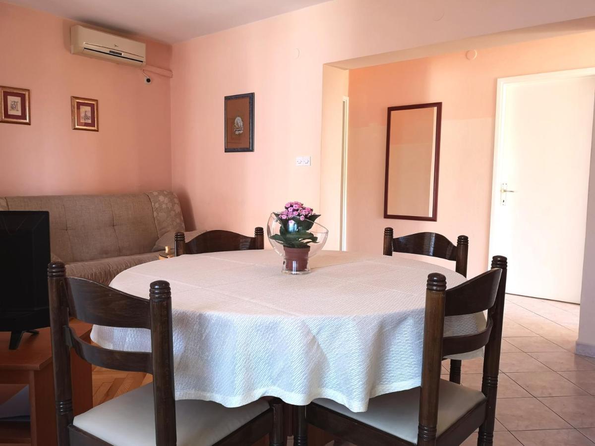 Apartments With A Swimming Pool Banjol, Rab - 11382 מראה חיצוני תמונה