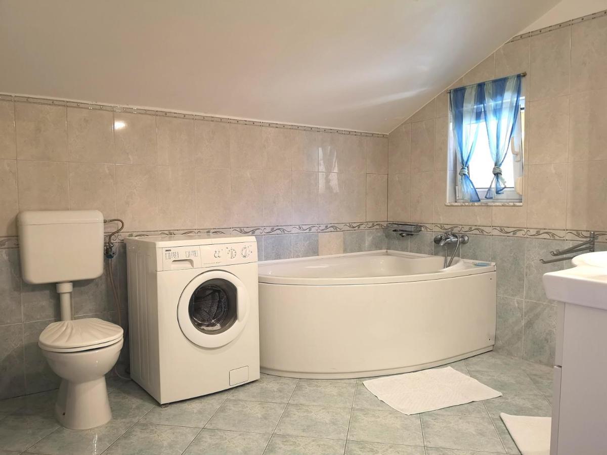 Apartments With A Swimming Pool Banjol, Rab - 11382 מראה חיצוני תמונה