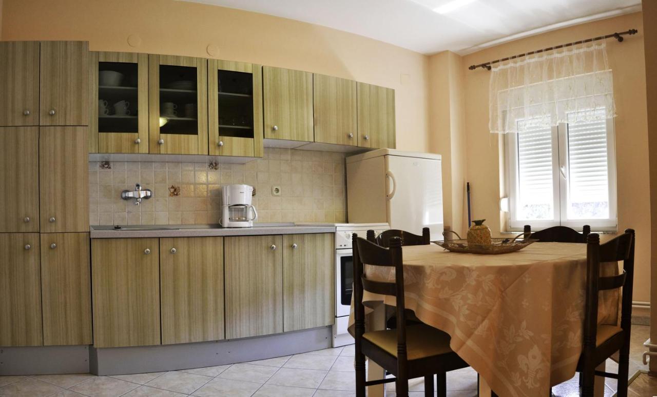 Apartments With A Swimming Pool Banjol, Rab - 11382 מראה חיצוני תמונה