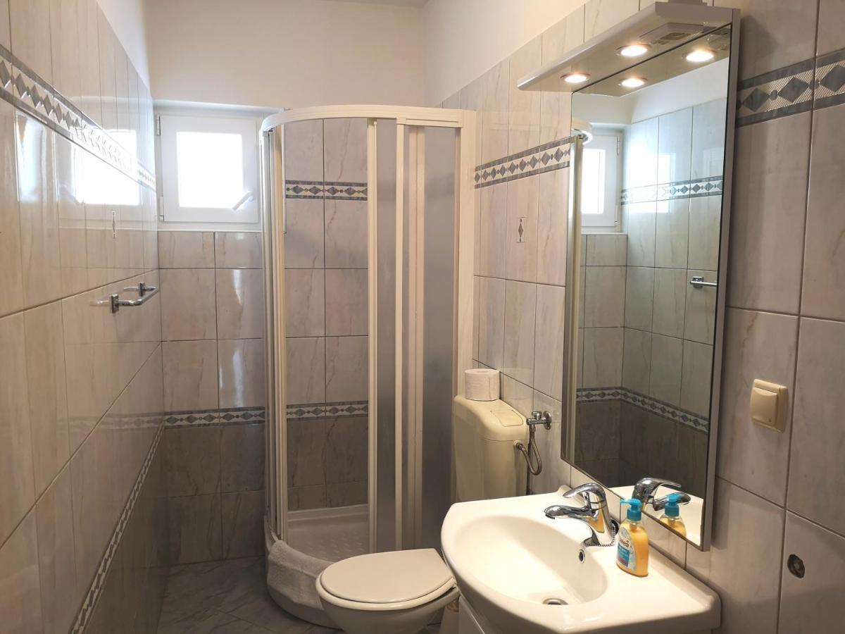 Apartments With A Swimming Pool Banjol, Rab - 11382 מראה חיצוני תמונה