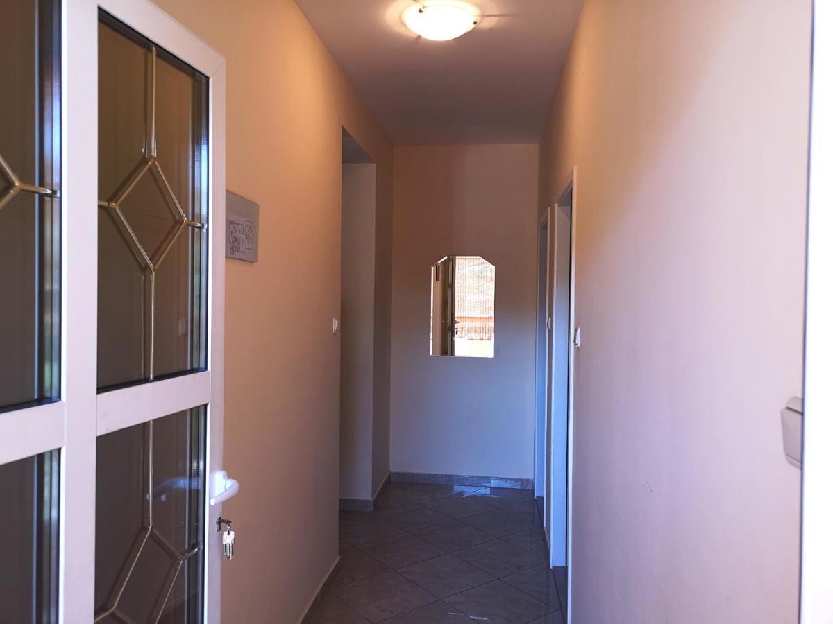 Apartments With A Swimming Pool Banjol, Rab - 11382 מראה חיצוני תמונה