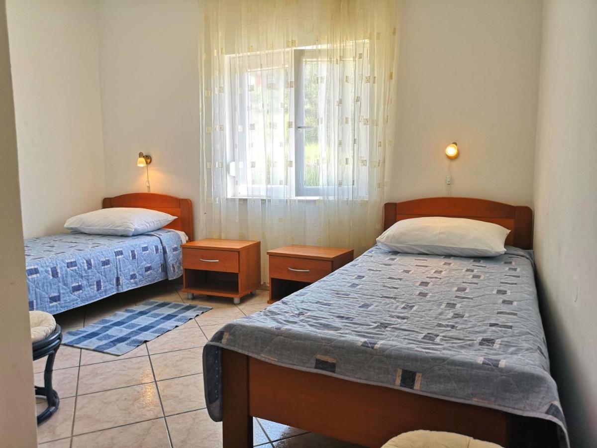 Apartments With A Swimming Pool Banjol, Rab - 11382 מראה חיצוני תמונה